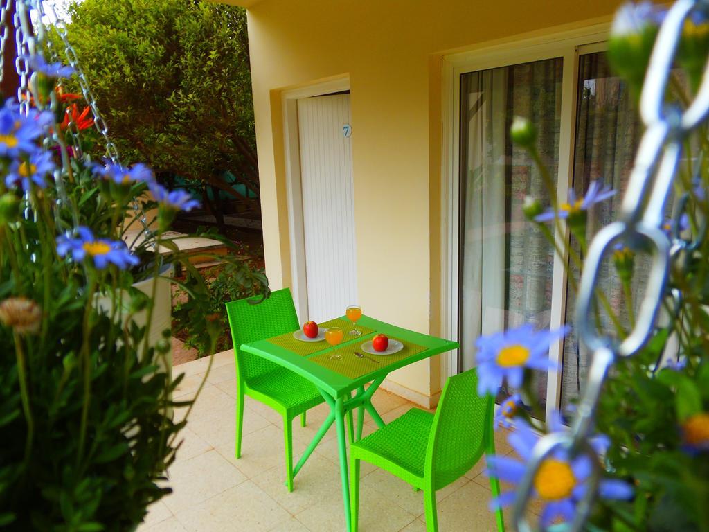 Light & Blue Gardens Apartment Protaras Exterior photo